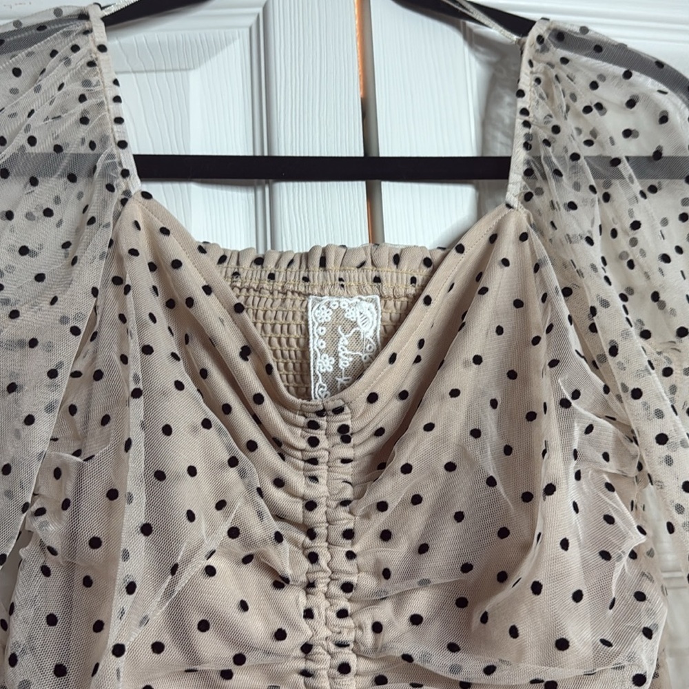Sadie and Sage Polka Dot Ruched Top size S - Picture 3 of 8